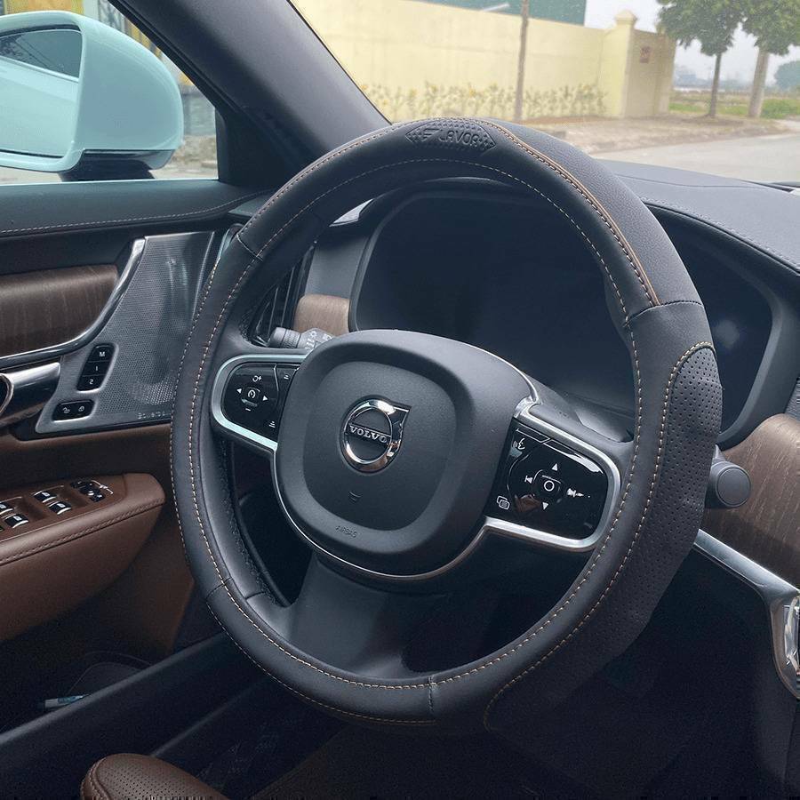 Bọc vô lăng ô tô màu đen chỉ nâu